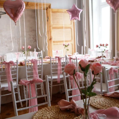pokoj-eventowy-rozowy-styl-na-wynajem